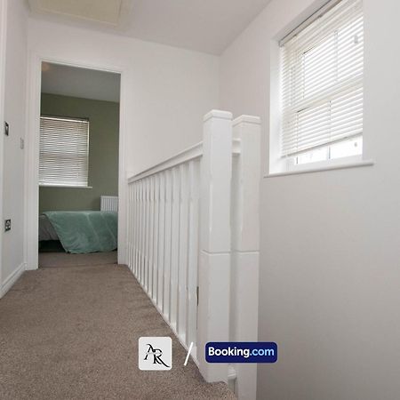 Cozy House By Ar Properties Short Lets & Serviced Accommodation 科尔切斯特 外观 照片