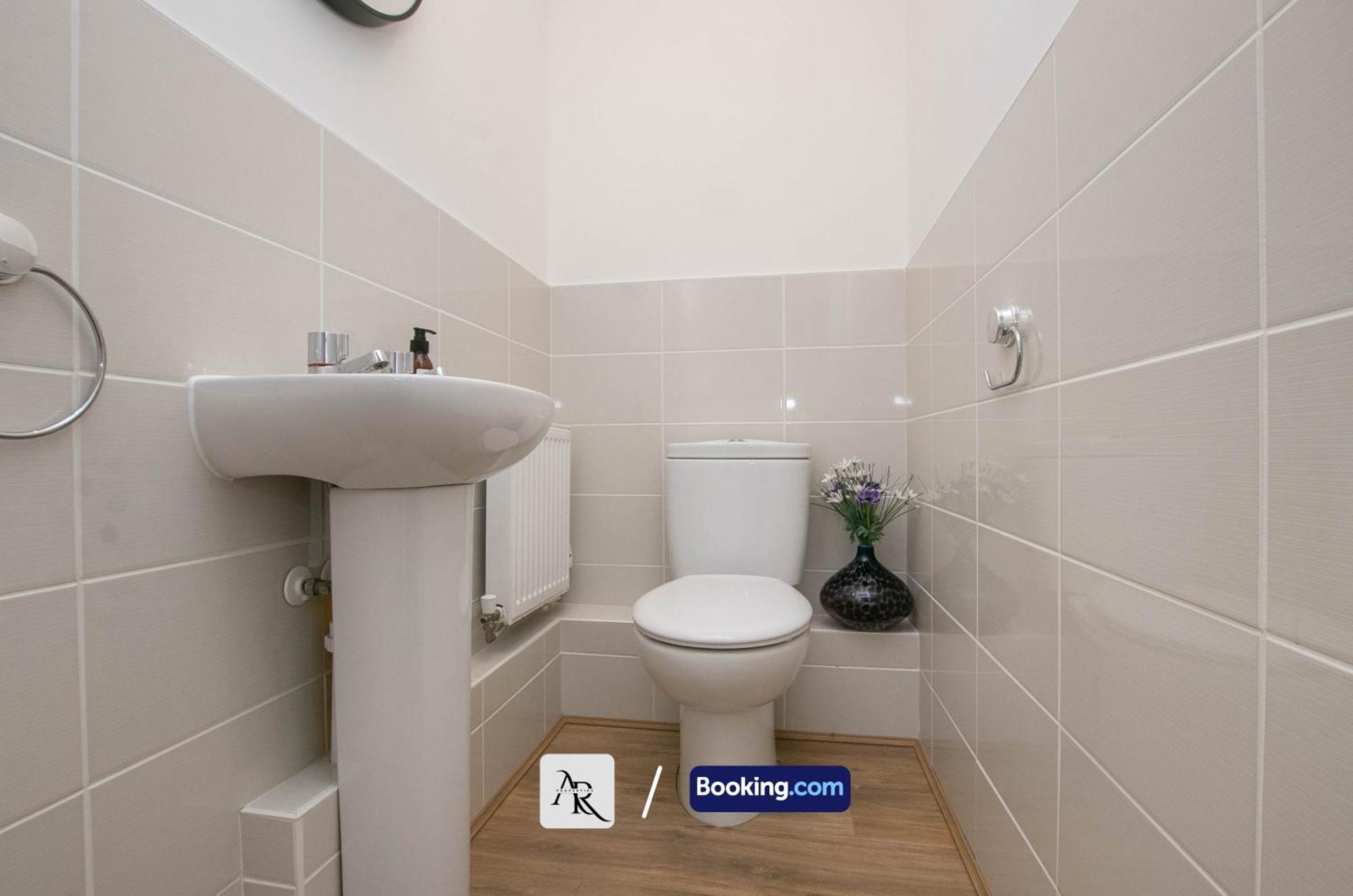 Cozy House By Ar Properties Short Lets & Serviced Accommodation 科尔切斯特 外观 照片